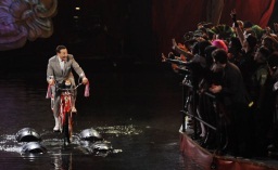 Pee Wee hace su entrada